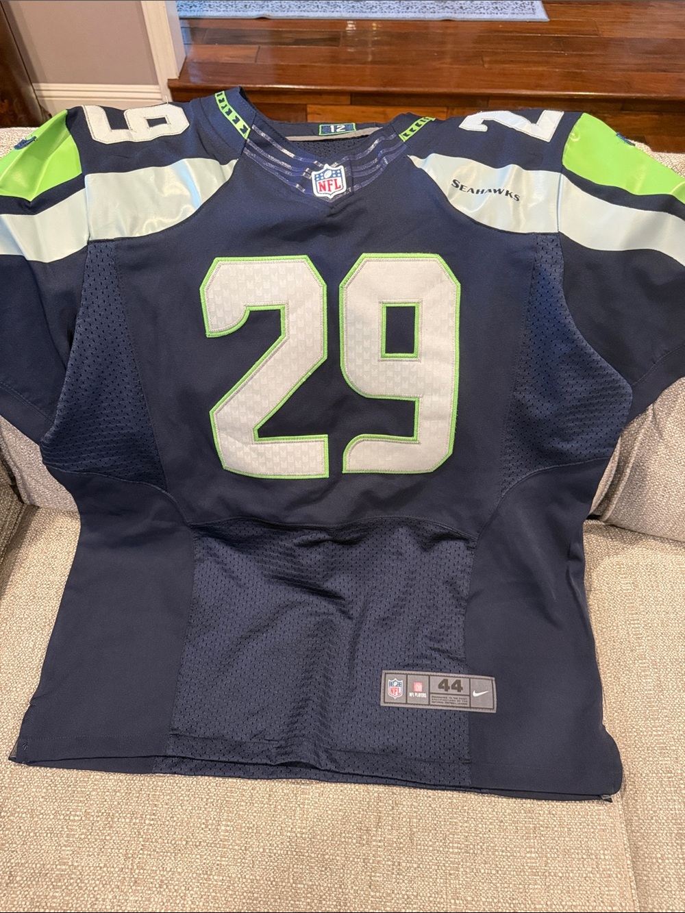 Authentic Nike NFL Seattle Seahawks Earl Thomas jersey. Men's size L 44